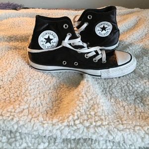 Black velvet converse